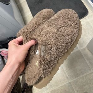 UGG Fuzz Platform Slippers